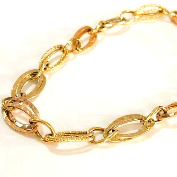 ❌SOLD❌ 18k Gold Tri-Colored Bracelet - Picture 3 of 3